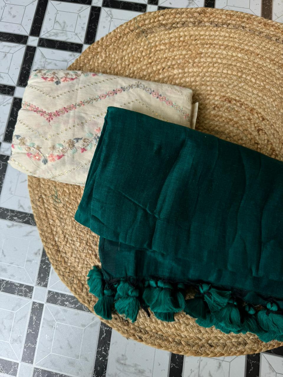 GREEN COLOUR TRADITIONAL LOOKING KHADI COTTON SAREE