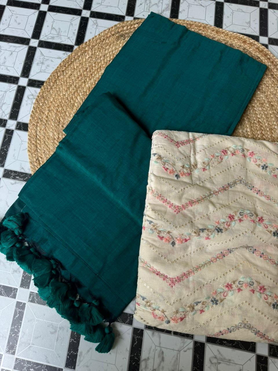 GREEN COLOUR TRADITIONAL LOOKING KHADI COTTON SAREE