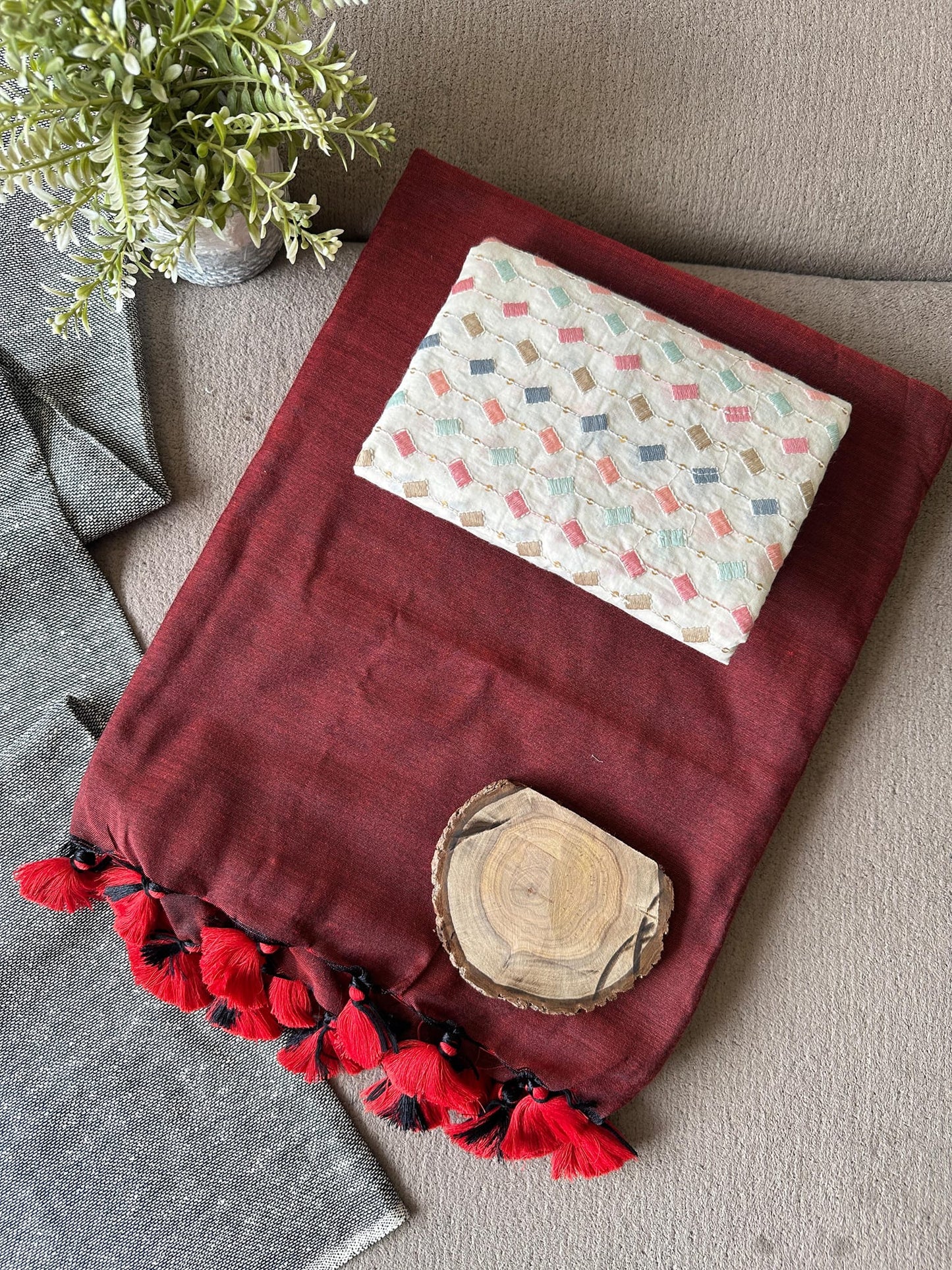 MAROON COLOUR TRADITIONAL LOOKING KHADI COTTON SAREE