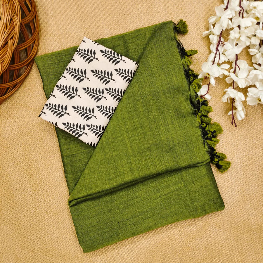 Beautiful Mahendi Plain Saree with Doll Designer Blouse