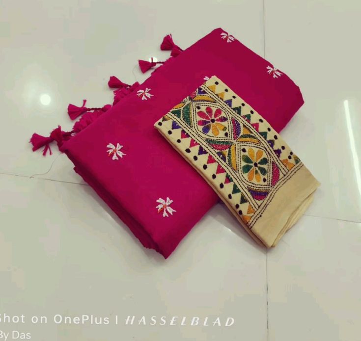 Looking Magenta Pink Cotton Soft Silk Saree
