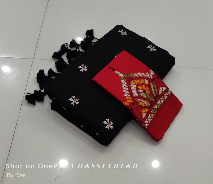Looking Black Cotton Soft Silk Saree