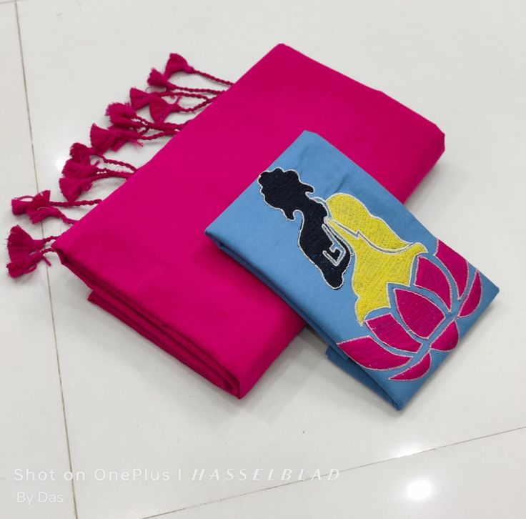 Looking  Hot Pink Cotton Soft Silk Saree